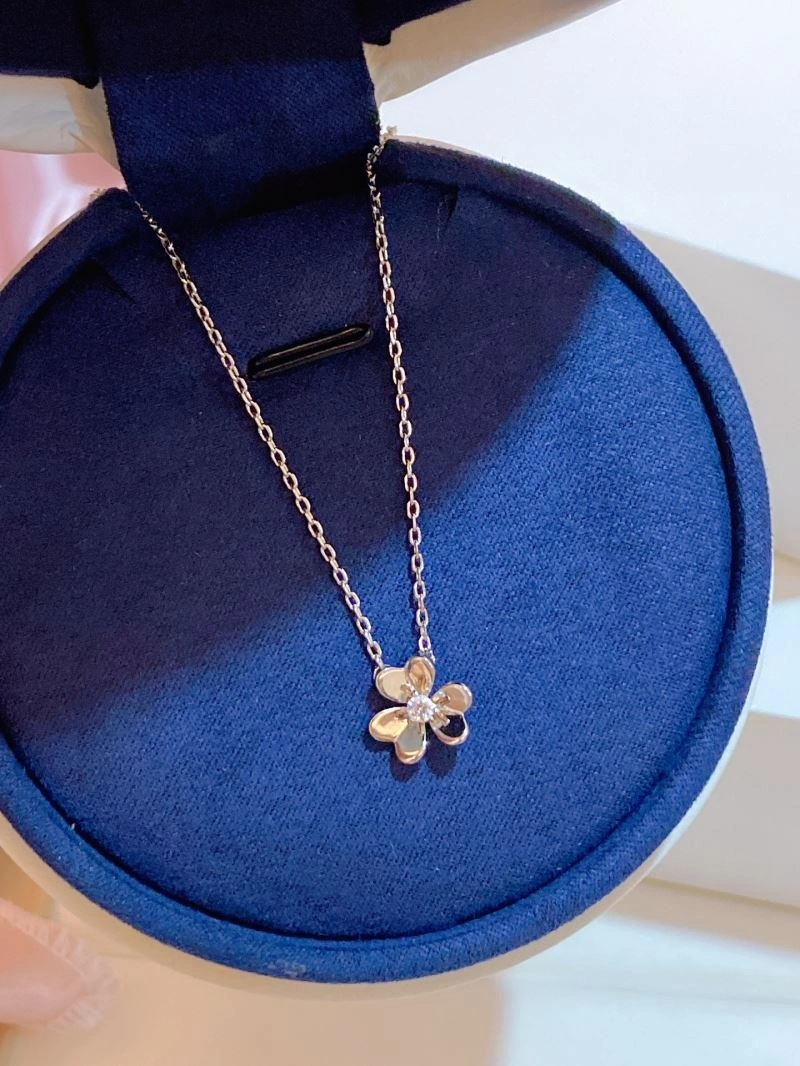 Vca Necklaces Reliable 255400