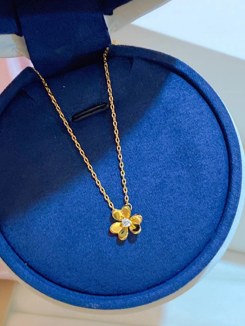Vca Necklaces Reliable 255400