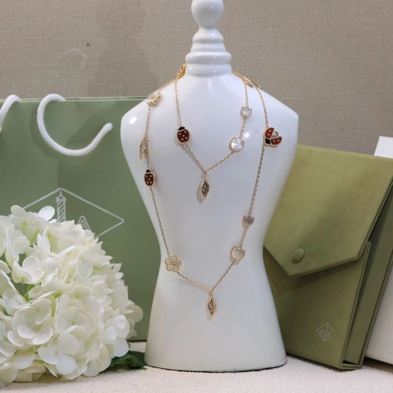 Vca Necklaces Supportive 255522