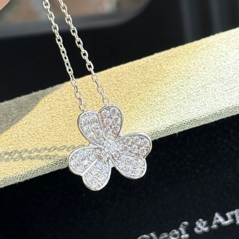 Sustainable Vca Necklaces 255532