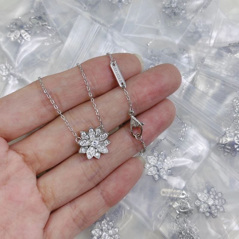 Vca Necklaces Compact 255379