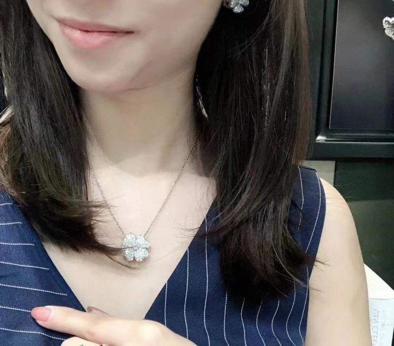 QuickDry Vca Necklaces 255367