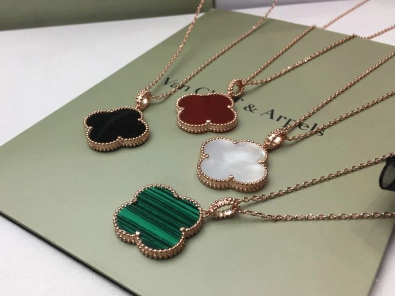 Vca Necklaces SmoothTexture 255382