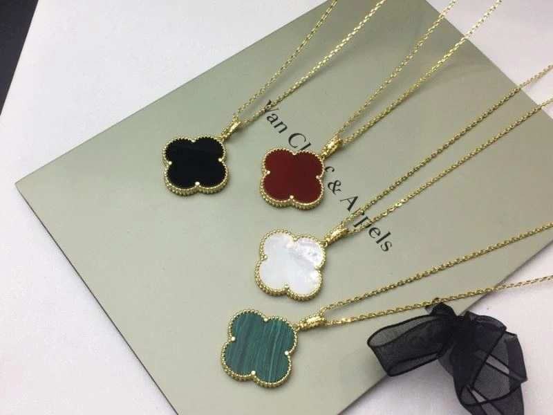 Vca Necklaces SmoothTexture 255382