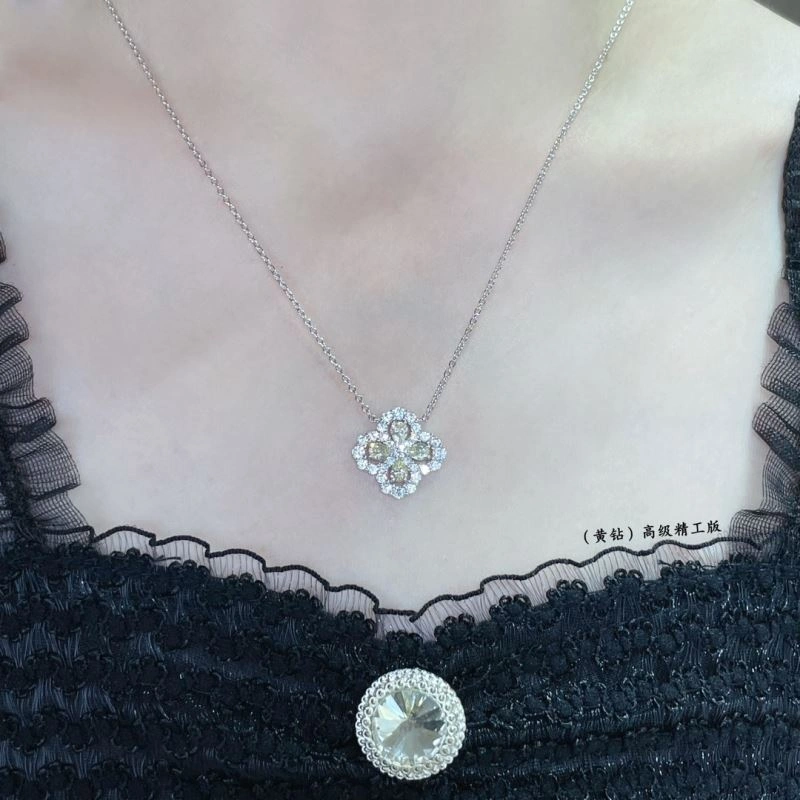 UrbanStyle Vca Necklaces 255192