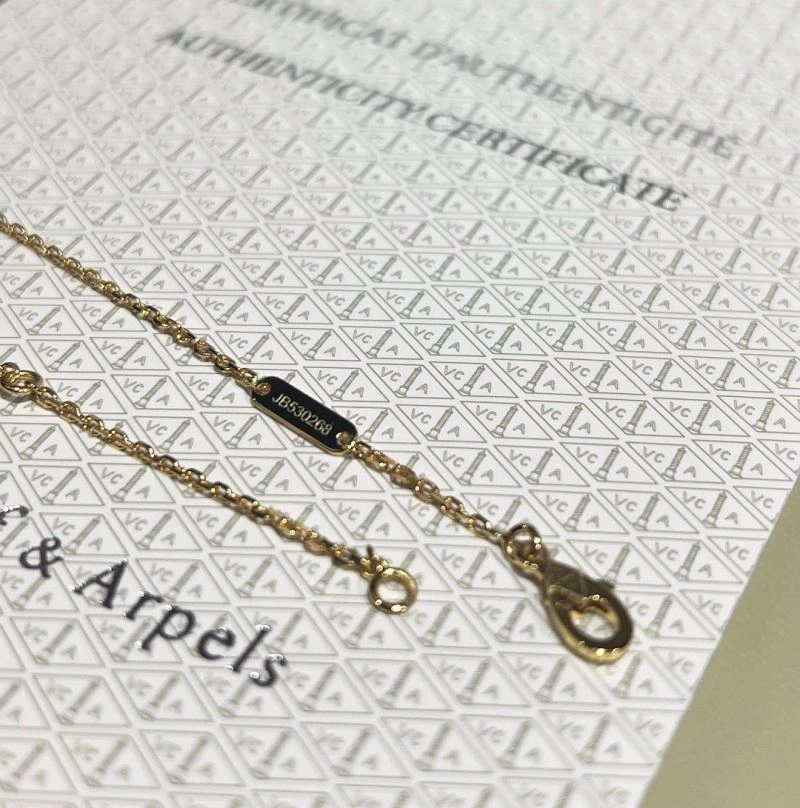 Vca Necklaces Youthful 255189