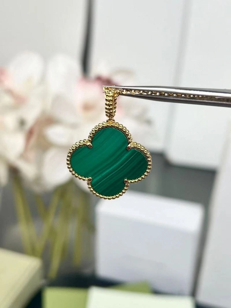Lightweight Vca Necklaces 255188