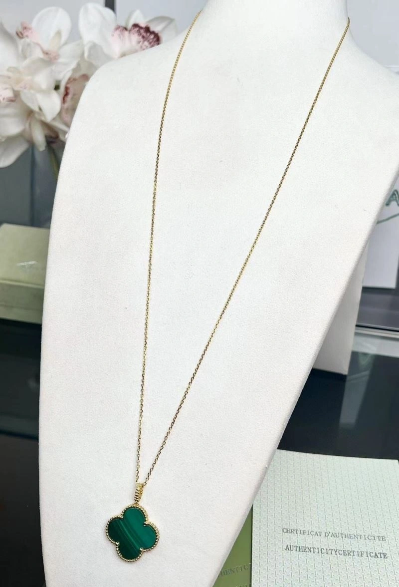 Lightweight Vca Necklaces 255188