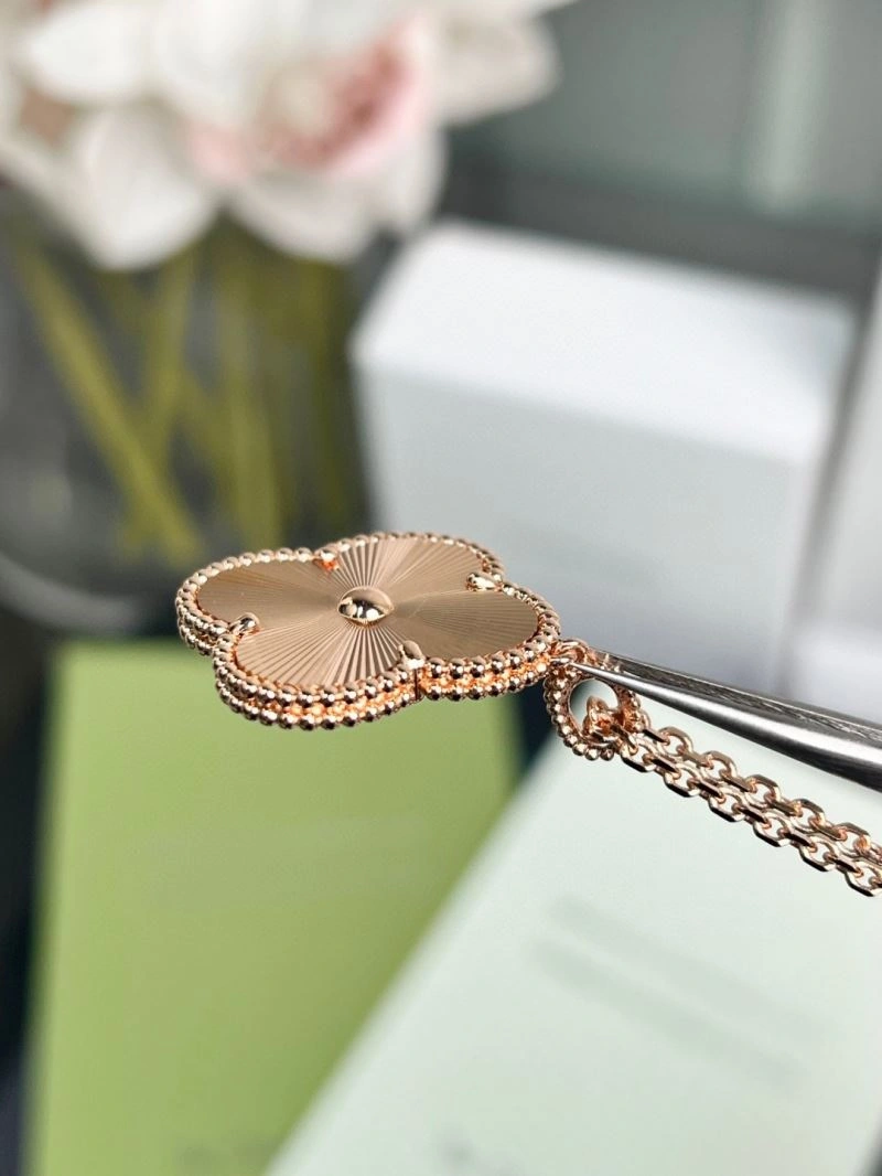 Vca Necklaces MoistureWicking 255187