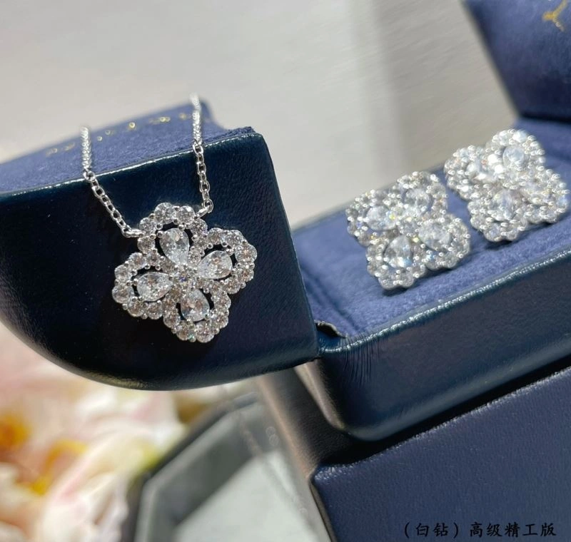 Bright Vca Necklaces 255184