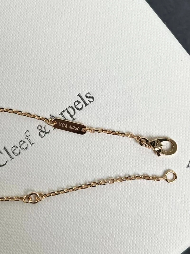 Vca Necklaces Refined 255173