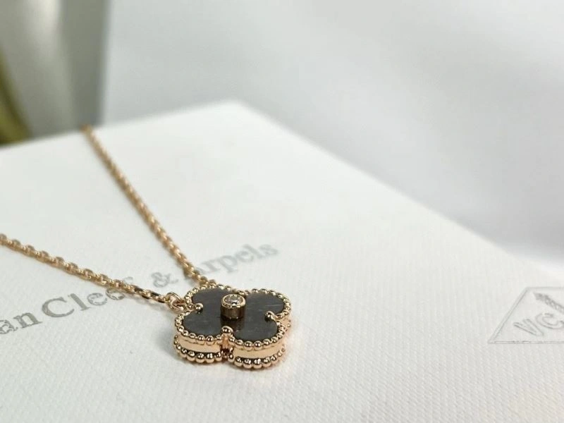 Vca Necklaces Refined 255173