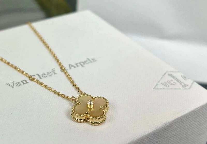 Sustainable Vca Necklaces 255177