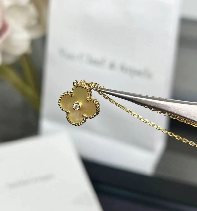 Sustainable Vca Necklaces 255177