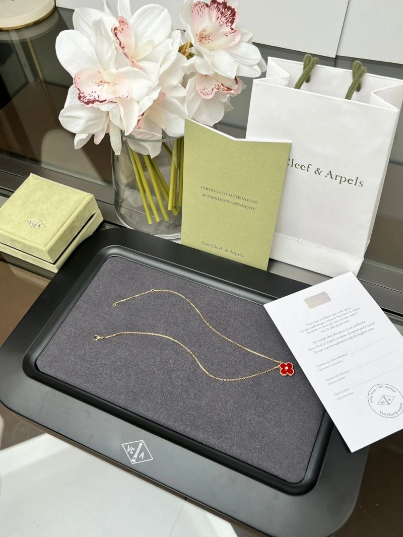 FreshLook Vca Necklaces 255171