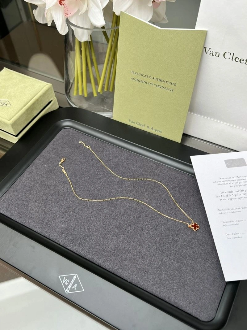 Breathable Vca Necklaces 255169