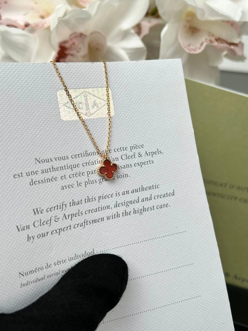 Breathable Vca Necklaces 255169