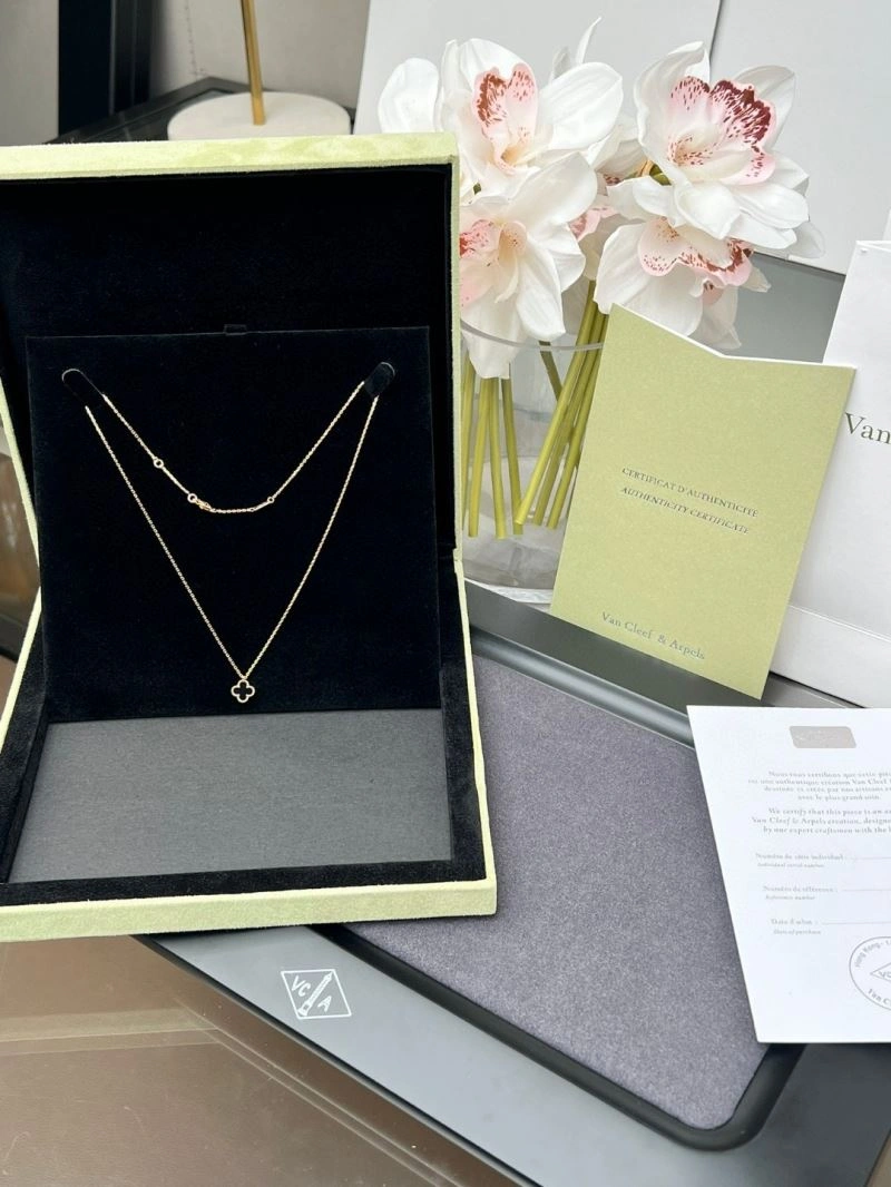 Vca Necklaces ZipUp 255163