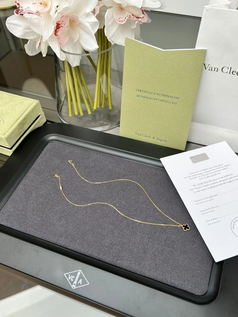 Vca Necklaces ZipUp 255163