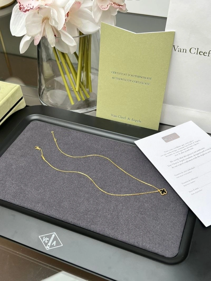Unisex Vca Necklaces 255165