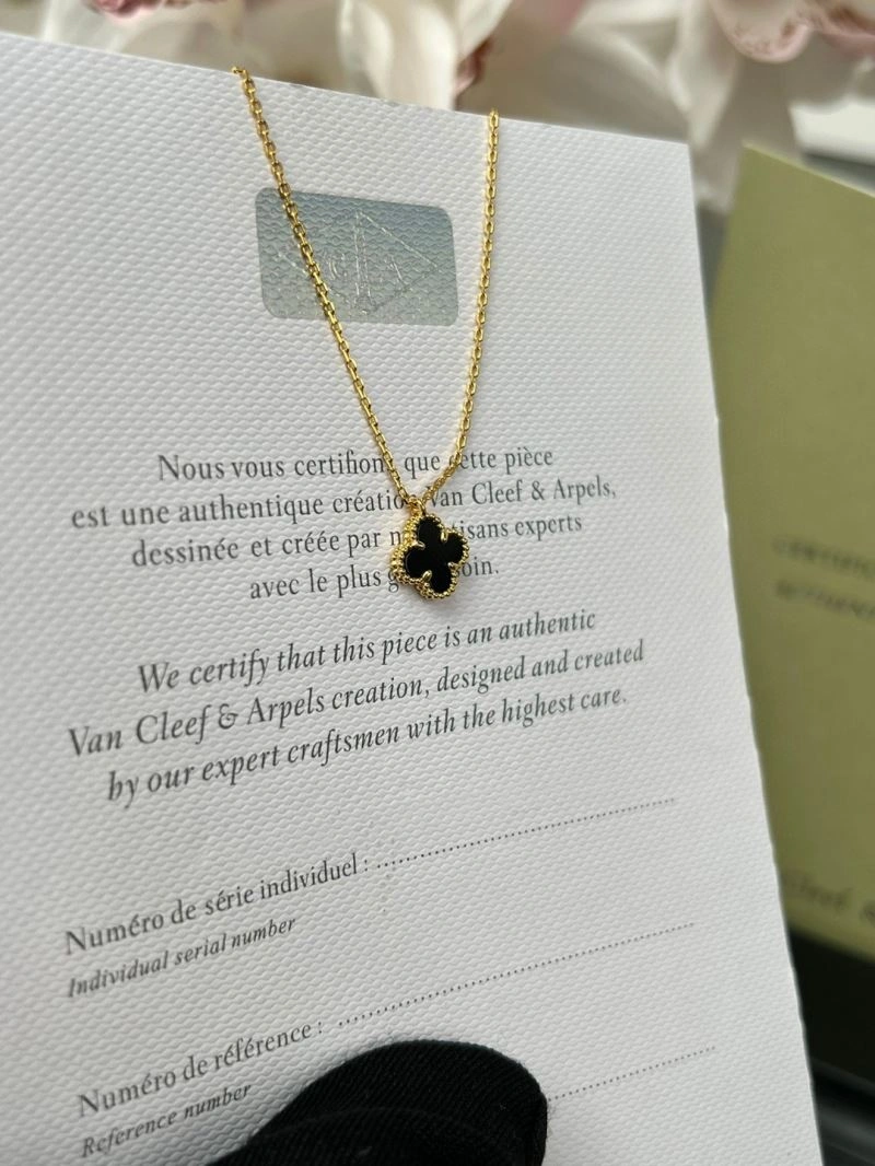 Unisex Vca Necklaces 255165