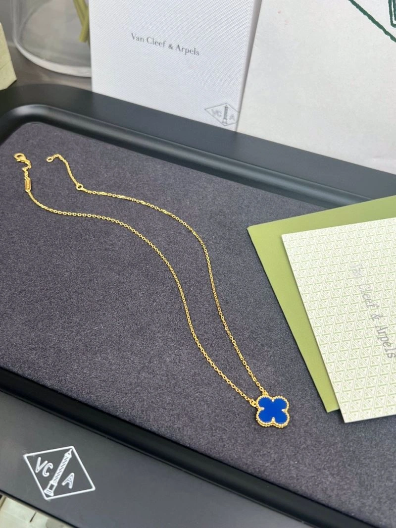 ZipUp Vca Necklaces 255159
