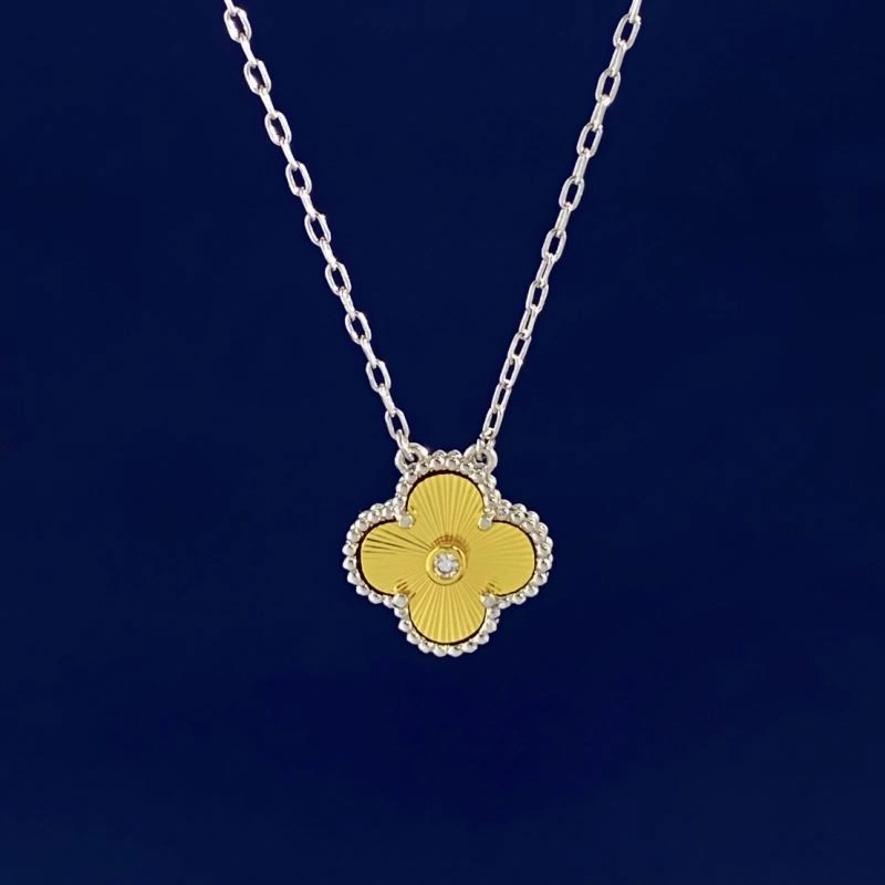 WeatherProof Vca Necklaces 255152