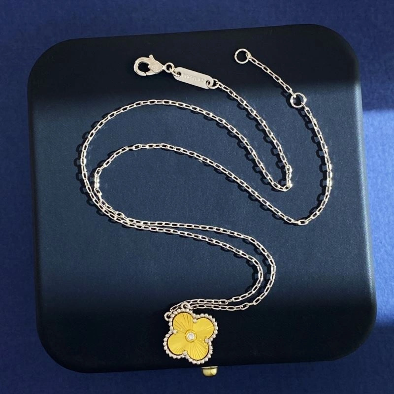 WeatherProof Vca Necklaces 255152