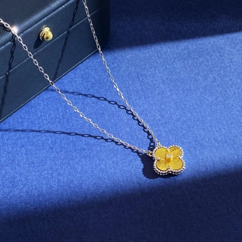 WeatherProof Vca Necklaces 255152