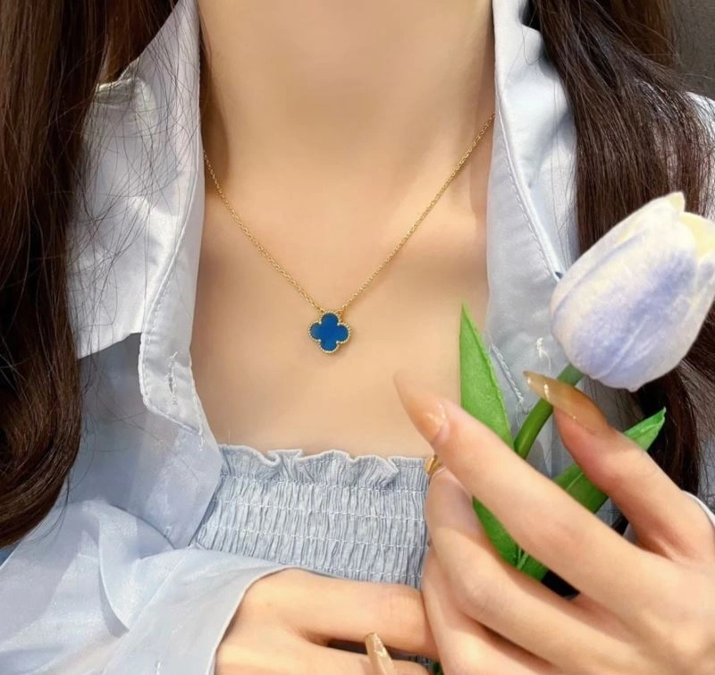 WrinkleFree Vca Necklaces 255178