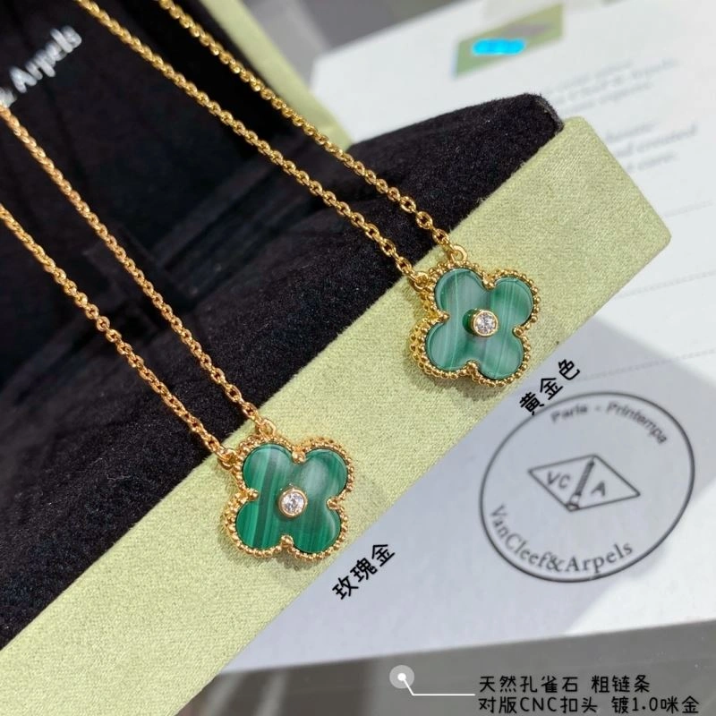 RelaxedFit Vca Necklaces 255144
