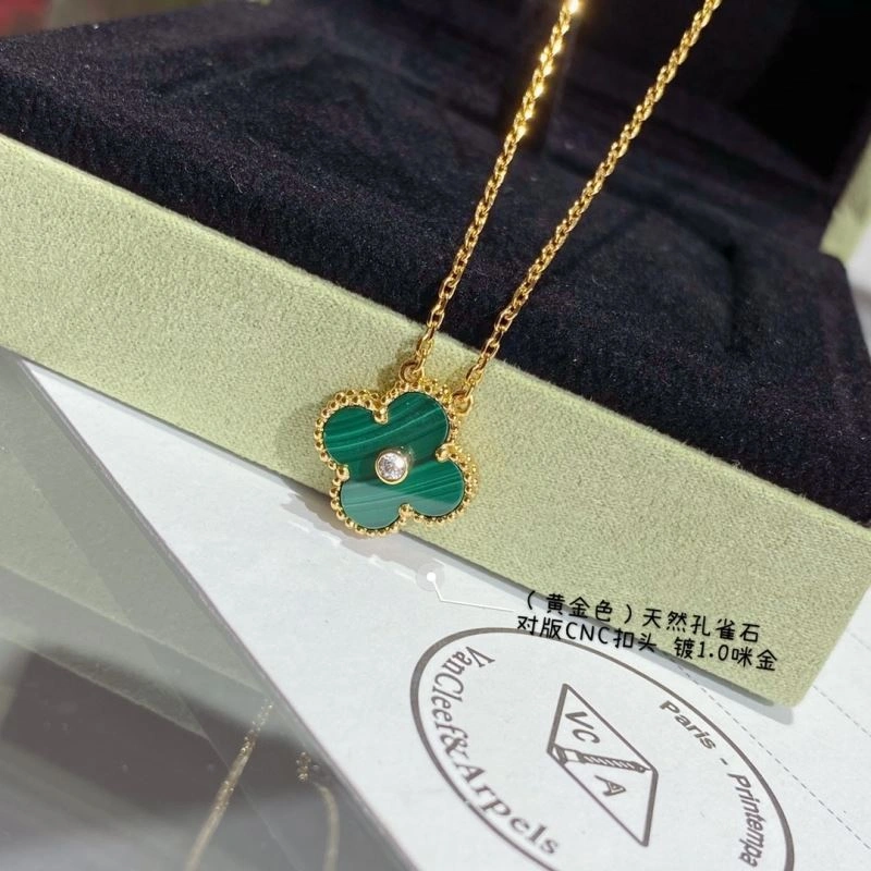RelaxedFit Vca Necklaces 255144