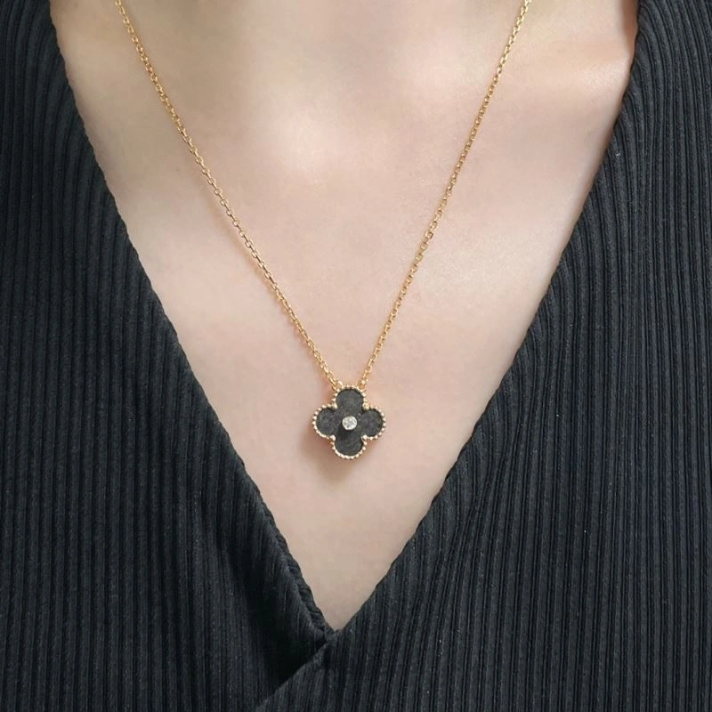 SmoothTexture Vca Necklaces 255142