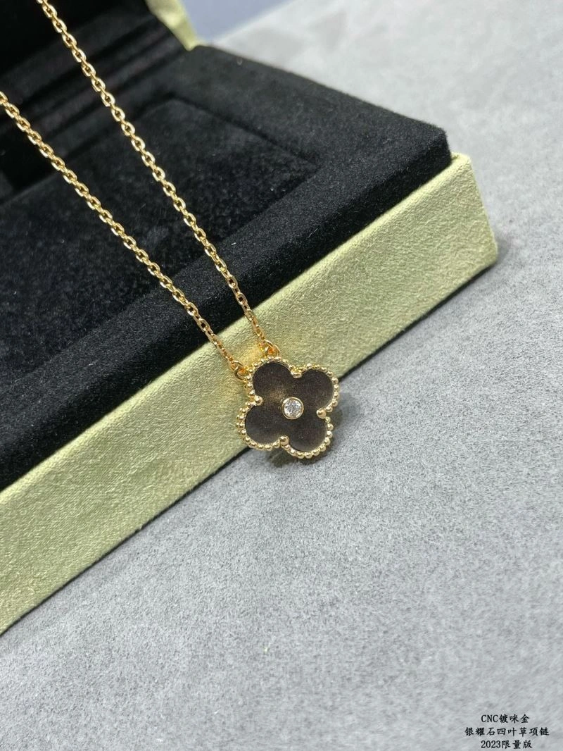 SmoothTexture Vca Necklaces 255142