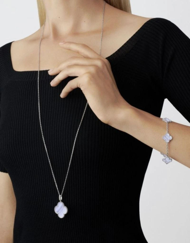 Vca Necklaces Snug 255117