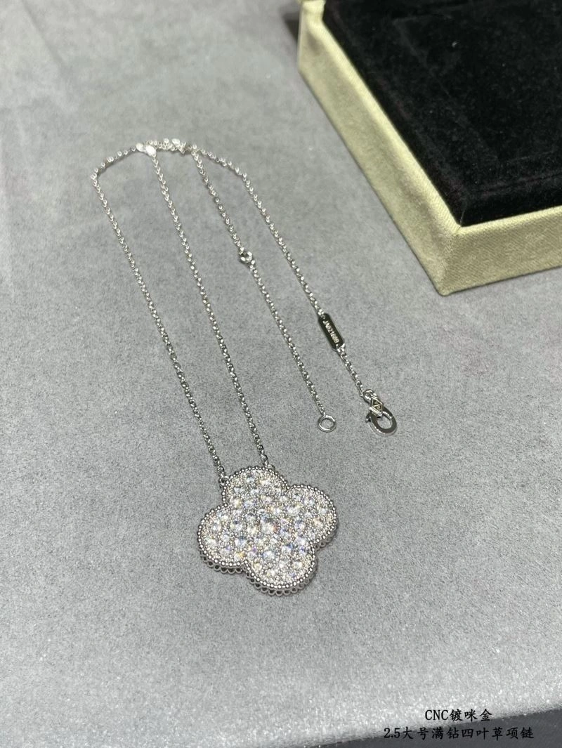 Vca Necklaces Modern 255121