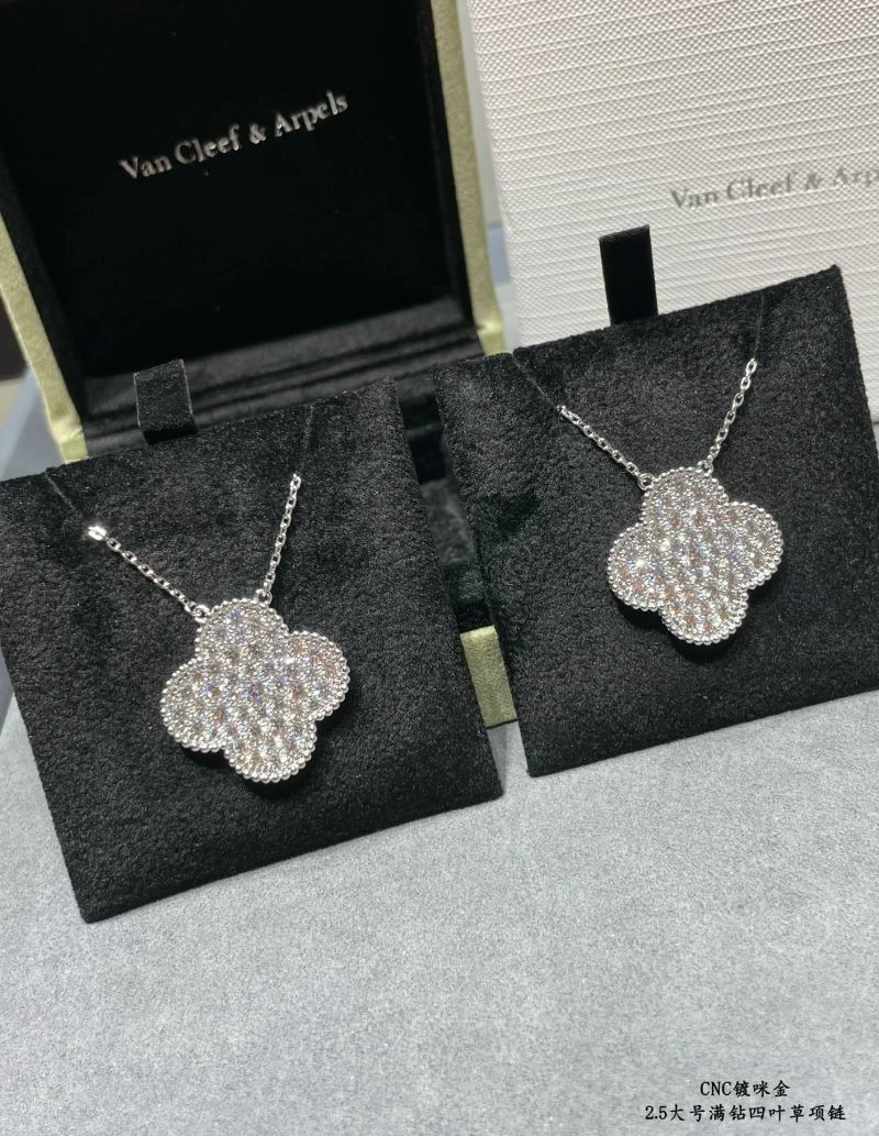 Vca Necklaces Modern 255121