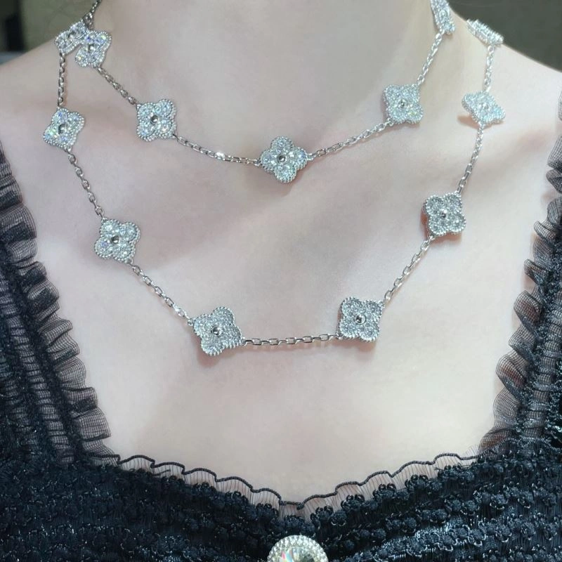 Supportive Vca Necklaces 255116