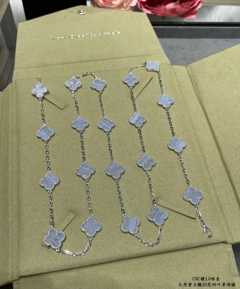Vca Necklaces Versatile 255120