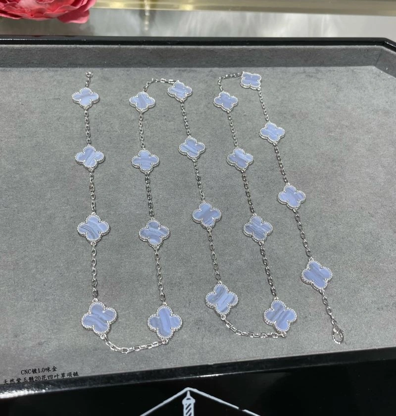 Vca Necklaces Versatile 255120