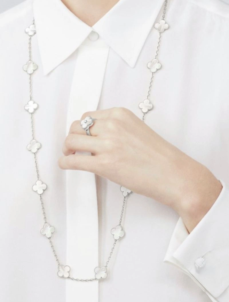 Functional Vca Necklaces 255137