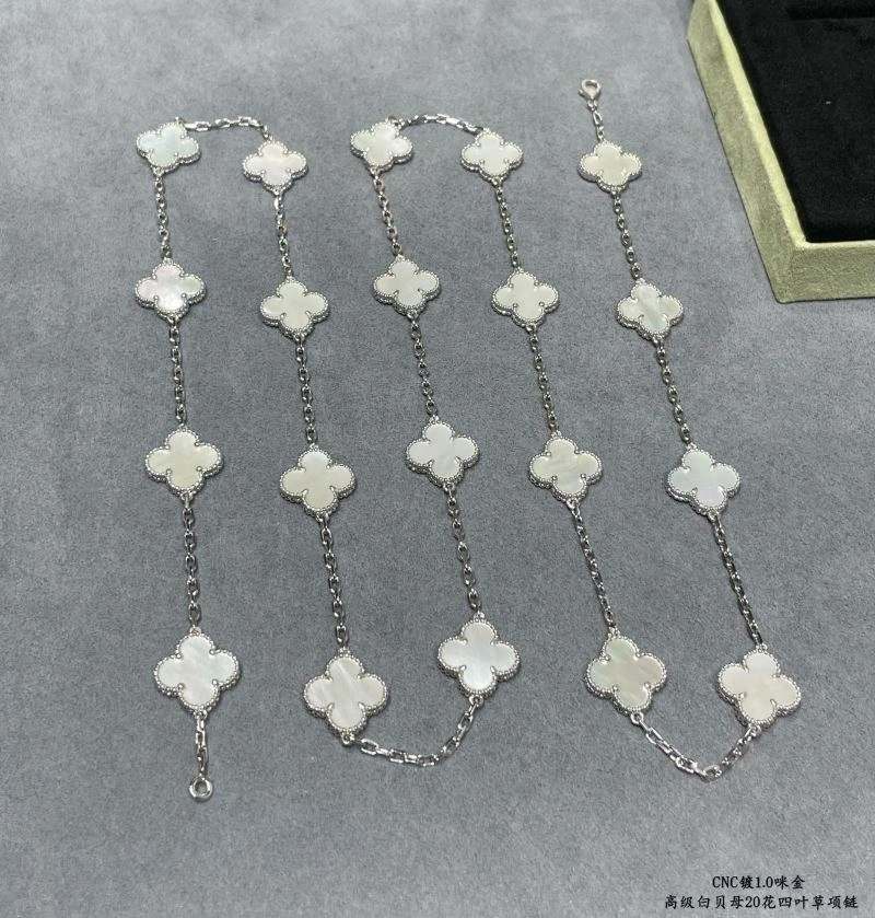Functional Vca Necklaces 255137