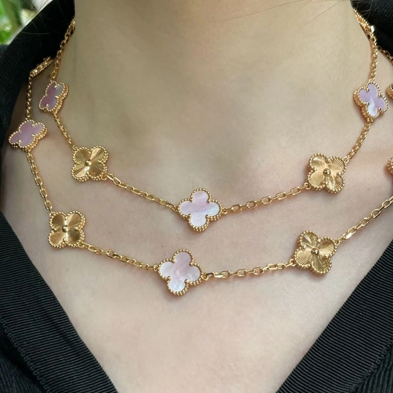 Snug Vca Necklaces 255133