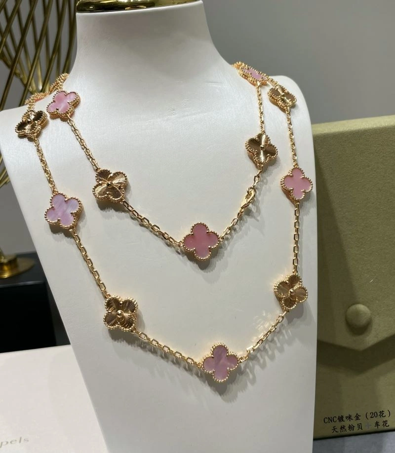 Snug Vca Necklaces 255133