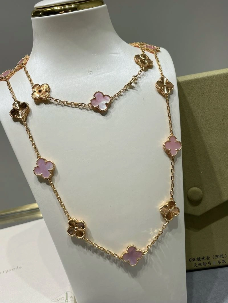 Snug Vca Necklaces 255133