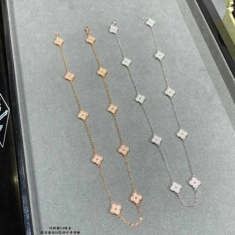 Flexible Vca Necklaces 255130
