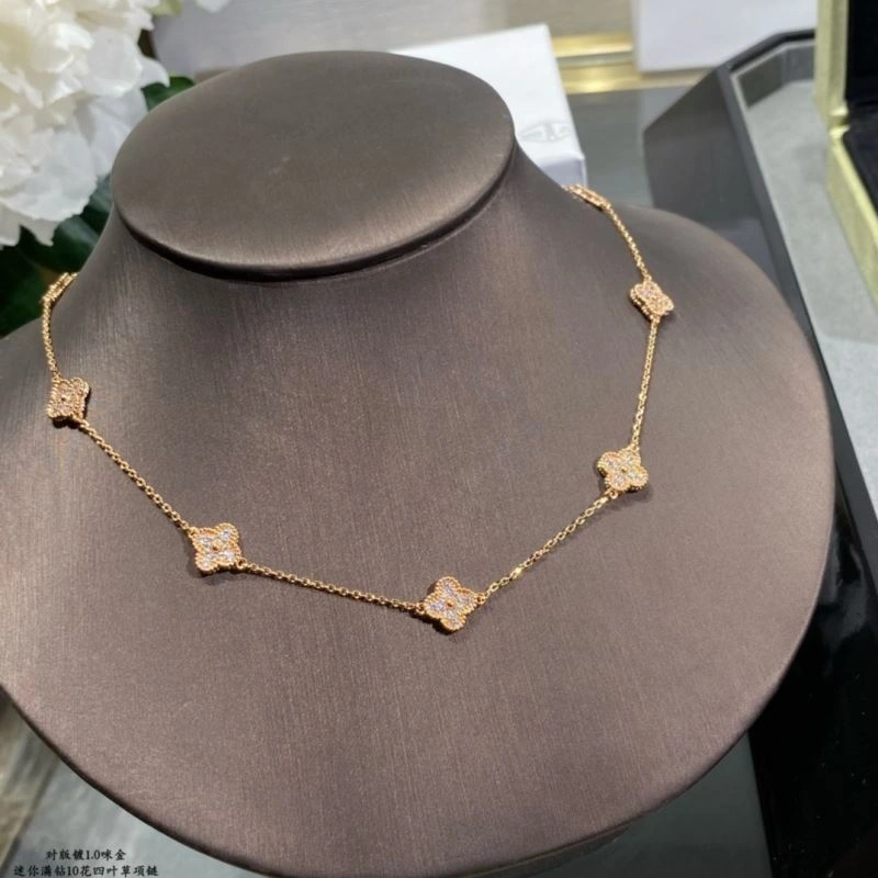 Flexible Vca Necklaces 255130