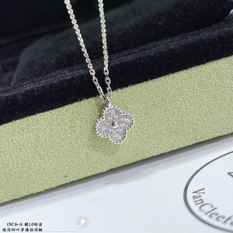 RelaxedFit Vca Necklaces 255139