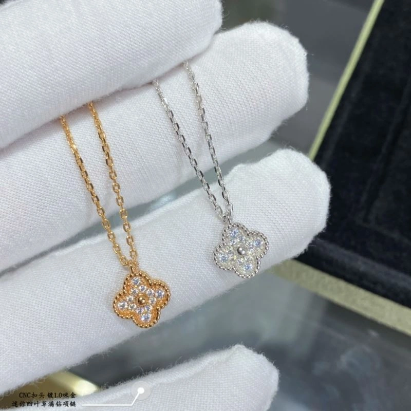 RelaxedFit Vca Necklaces 255139