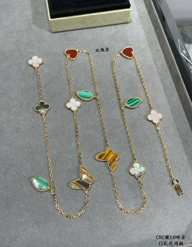 RelaxedFit Vca Necklaces 255108